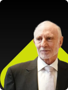 Empresario Bernardo Lijtszain con fondo negro y verde de Traxión